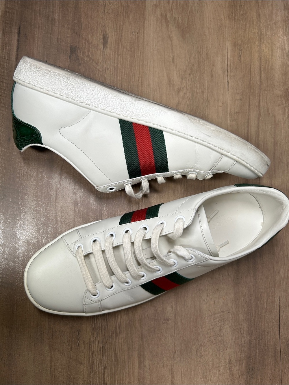 White Leather Sneakers with Green and Red Stripe Casual Shoes - Picture 4 of 8